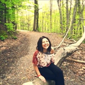 Meet your Posher, Elizabeth